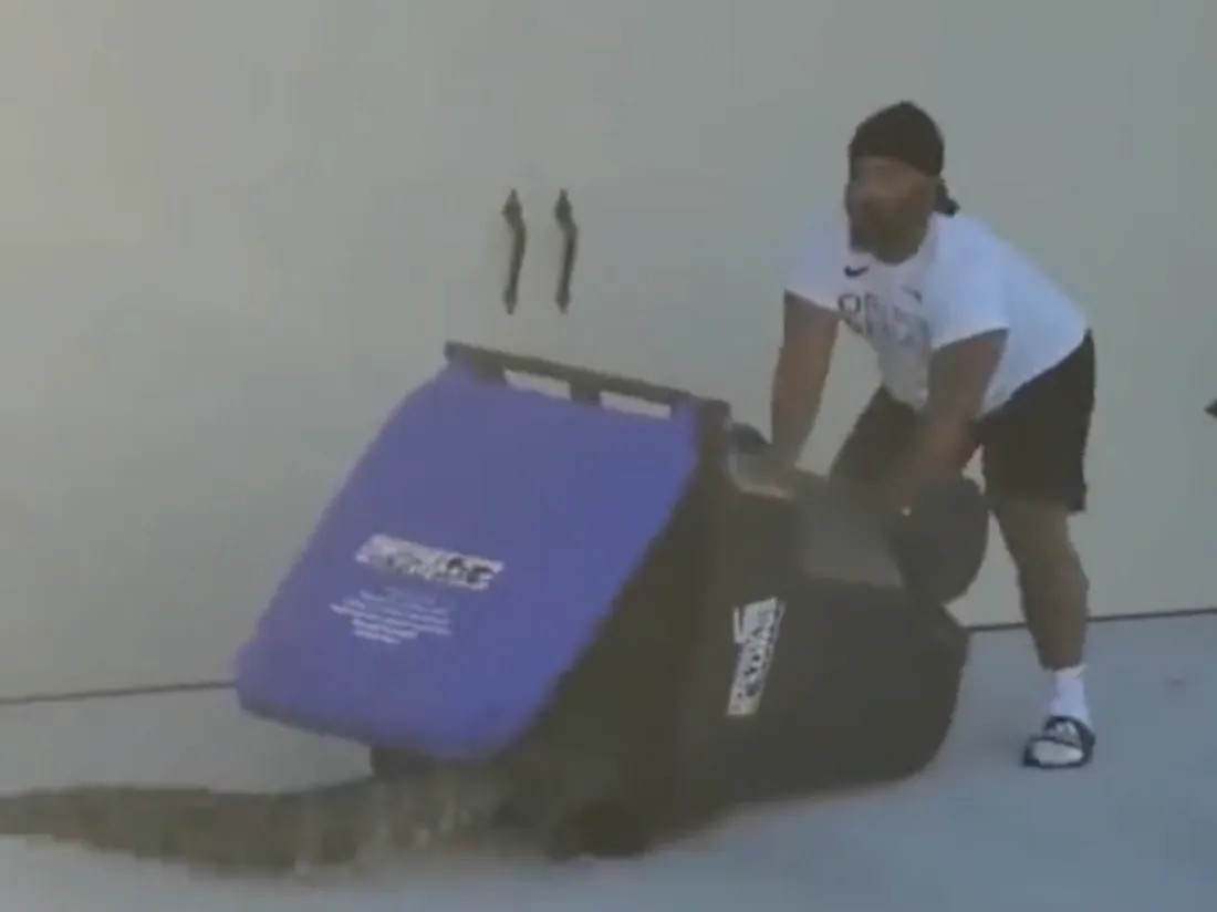 Un Américain courageux capture un alligator avec sa poubelle